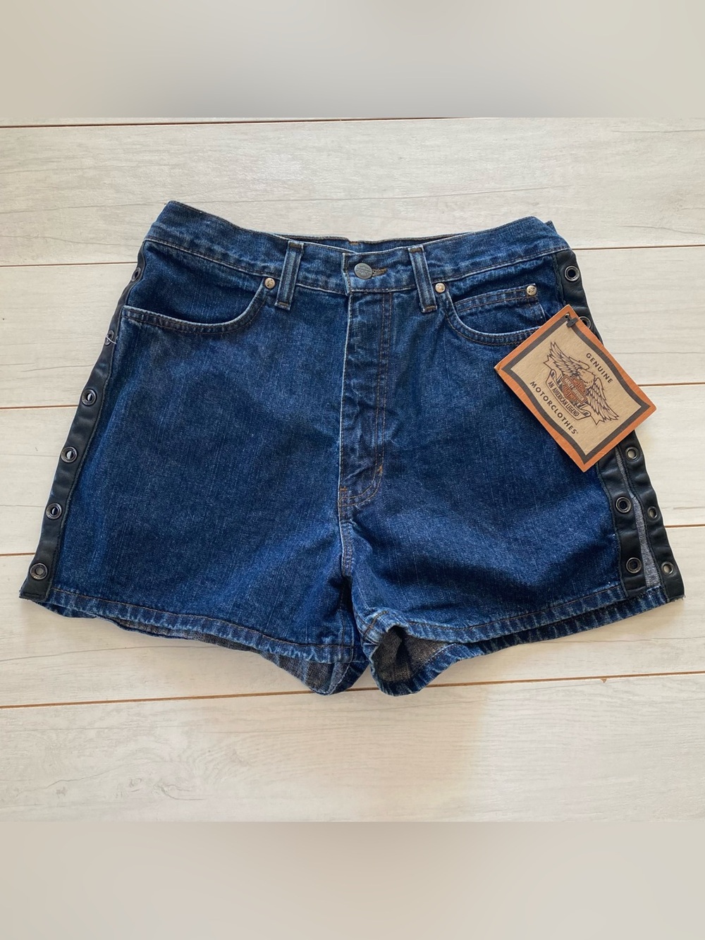 Harley Davidson Vtg Denim W/ HD Grommets Shorts vtg Sz 10 Modern Sz 26 Flaw NWT
